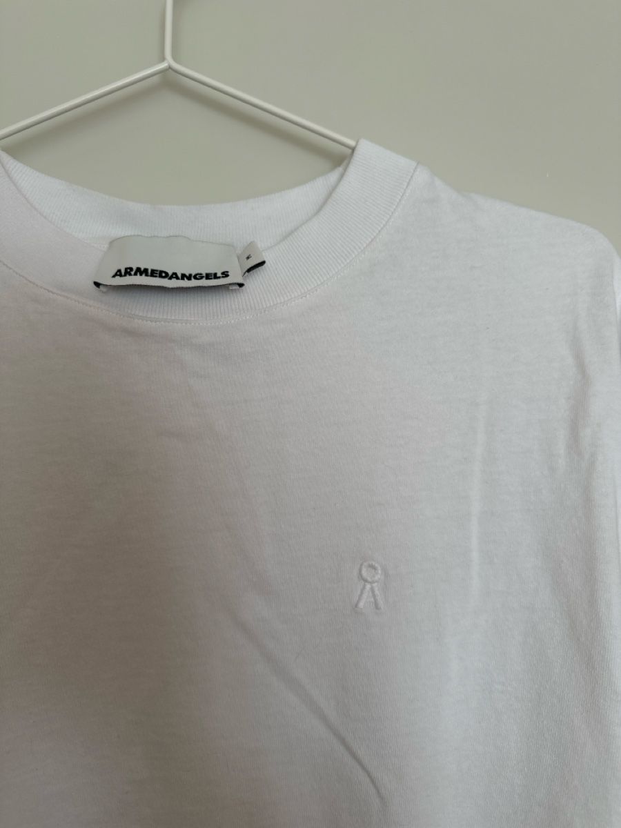 Armedangels T-shirt: Armed Angels Shirt – Usato da Luzern venduto da LauraLynnMeier 1