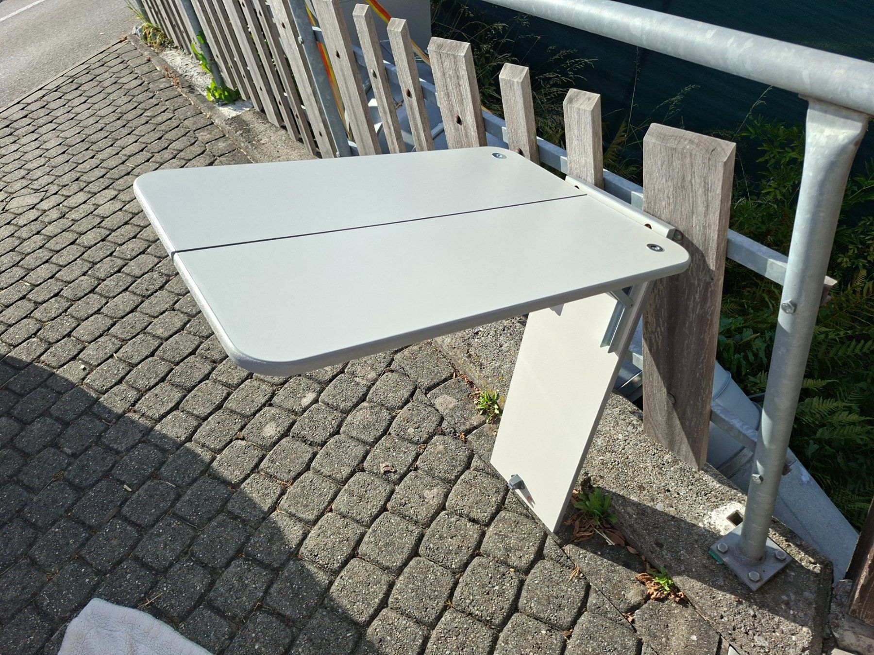 Tavoli: Klapptisch Bösenberg zu VW T5/T6 – Nuovo e nell'imballaggio originale da Toffen venduto da samuelpb