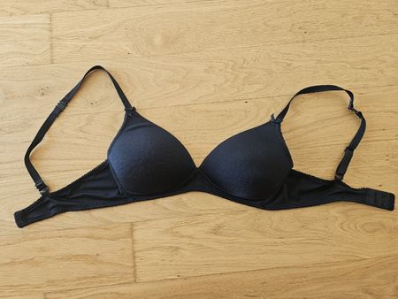 BH Damen schwarz Grösse 75B guter Zustand