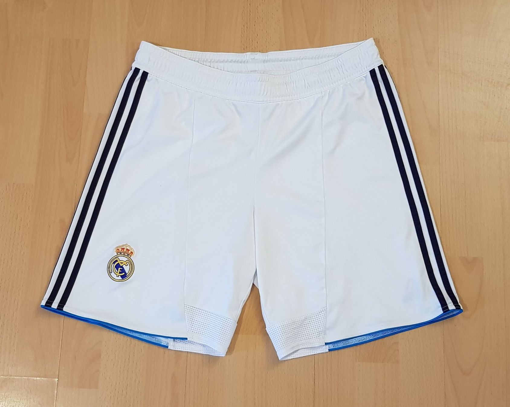 Adidas Pantaloni: Real Madrid Adidas Shorts, Grosse M – Usato da Le Mouret venduto da Pantini