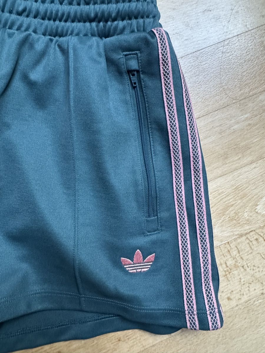 Adidas Hosen: Adidas Shorts – Neu (gemäss Beschreibung) aus Turgi von eiiinalem 1