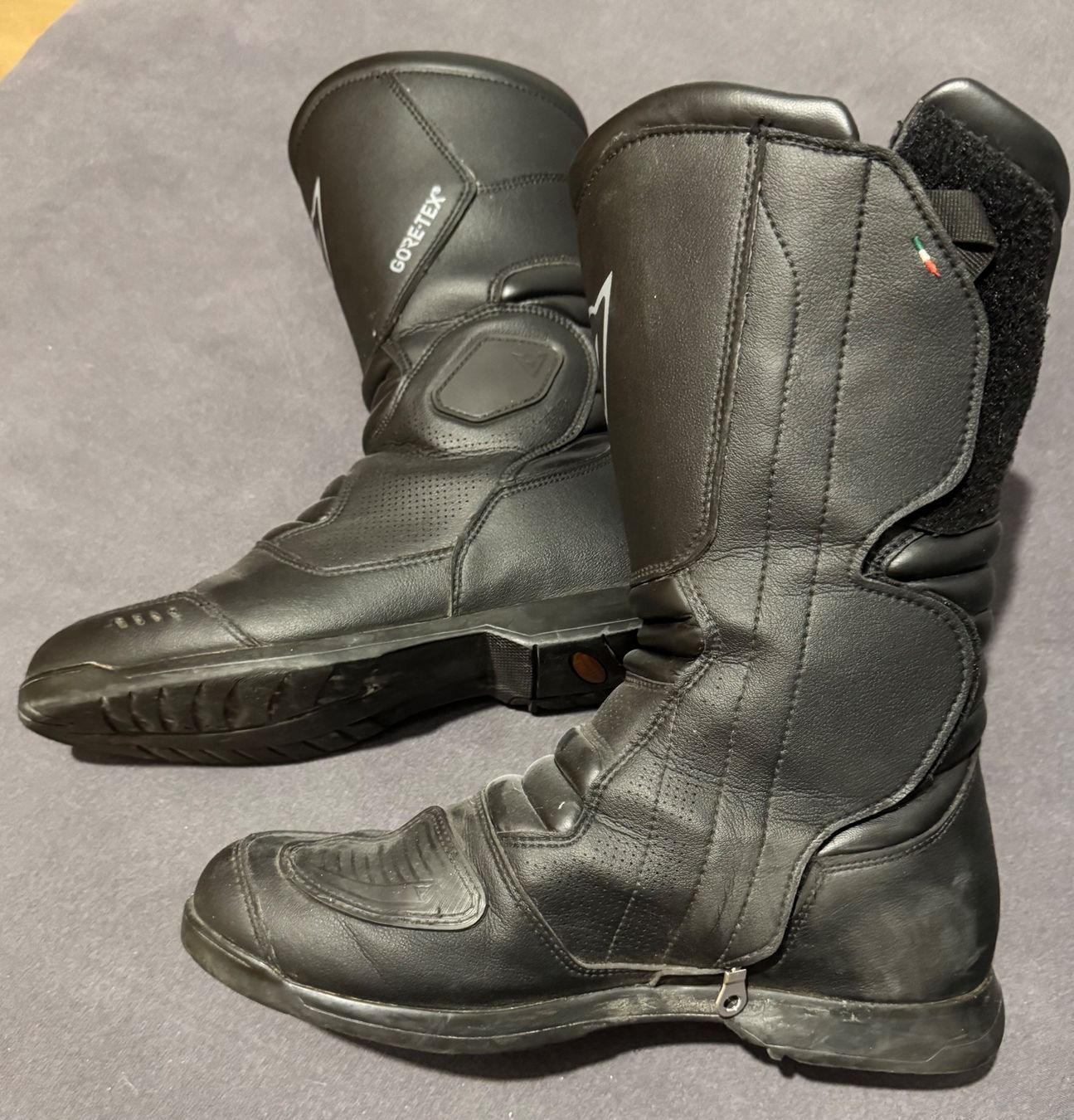 Herrenschuhe: Dainese Motorrad-Stiefel Gr. 44 – Gebraucht aus Kestenholz von Aragon2025 1