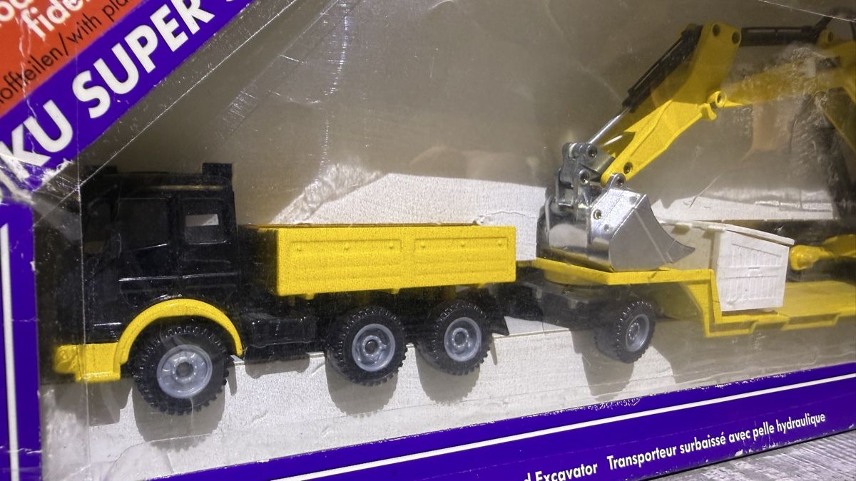 Siku Modellini d'auto: Siku 4111 Tieflader mit Großbagger – Nuovo (secondo la descrizione) da Ennetbürgen venduto da Siku-Sammlung 1