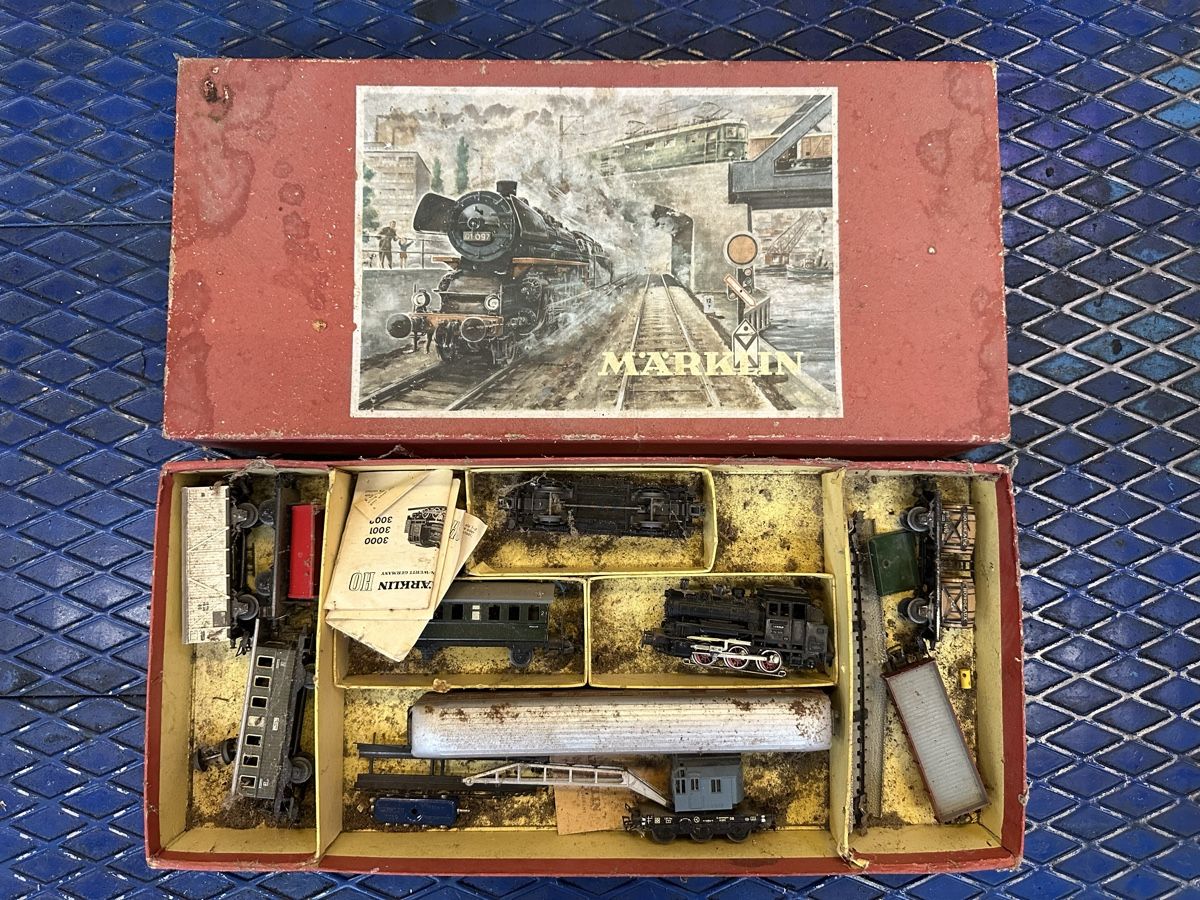 Märklin Modellini di ferrovie: Boîte de trains électrique Marklin – Difettoso da Pomy venduto da alex911