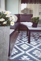 Outdoor Lounge mit Tisch