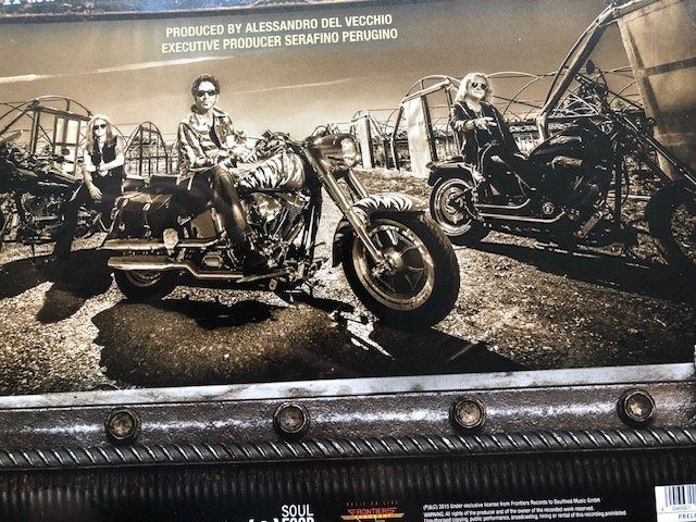 Dischi in vinile: Revolution Saints – Nuovo e nell'imballaggio originale da Aarwangen venduto da Jukebox3 4