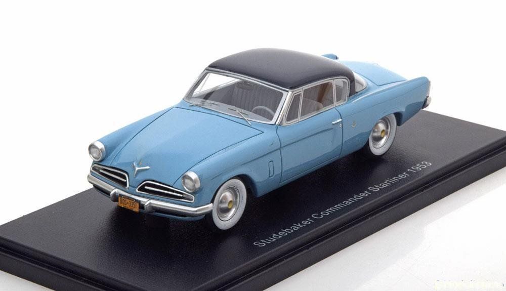 Modellini d'auto: Studebaker Commander Starliner 1953 hellblau / schwarz  1:43 – Nuovo e nell'imballaggio originale da Gerlafingen venduto da espero88