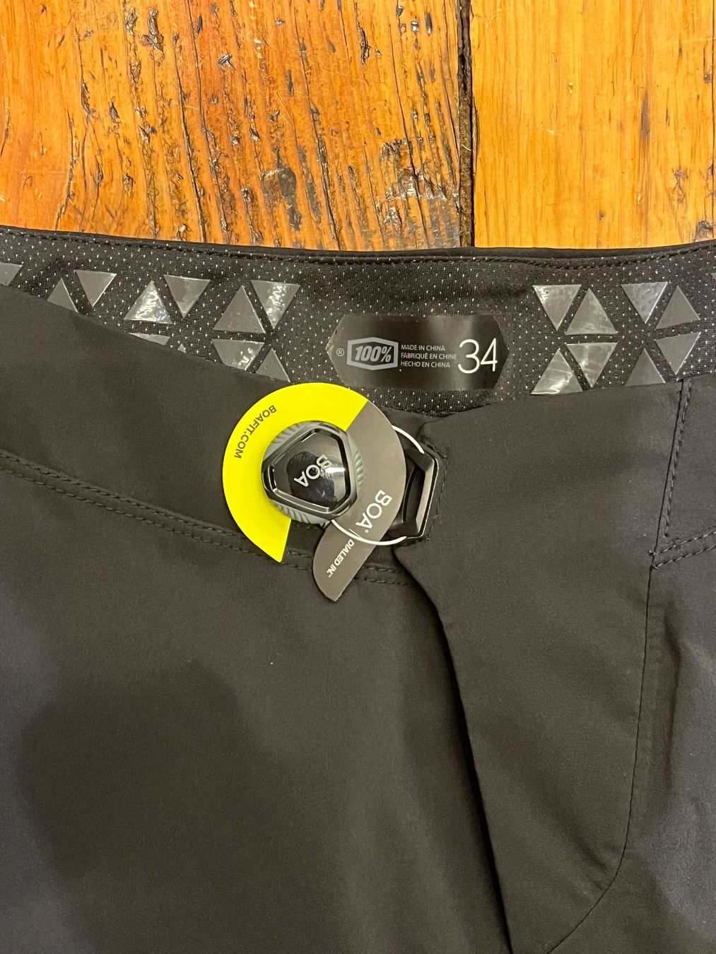 Pantaloni: 100% Hydromatic Bike Shorts Gr. L – Nuovo e nell'imballaggio originale da Hochdorf venduto da TreeLeeHochdorf 1