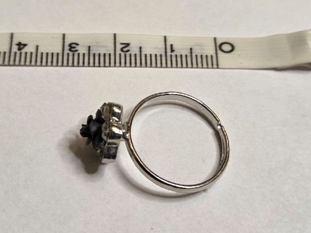 Ringe: Bague Argentée Fleur Noire Strass ajustable – Neu (gemäss Beschreibung) aus Territet von Cenh 3