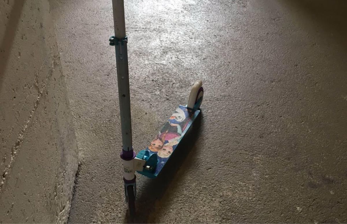 Fahrzeuge für Kinder: Kinder Scooter "Frozen" zu verkaufen – Gebraucht aus Birmensdorf ZH von ise_5t6z 1