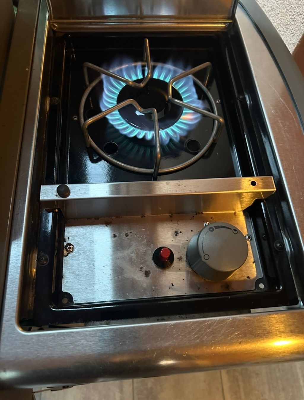 Weber Griglie: Weber Genesis Gasgrill 4 Brenner gebrauchter Zustand – Usato da Schellenberg venduto da Brigitte000 5