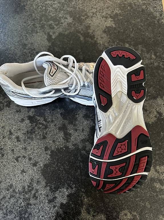 Herrenschuhe: Asics Gel-Kayano 14 44.5 – Gebraucht aus Bern von Garlex 2