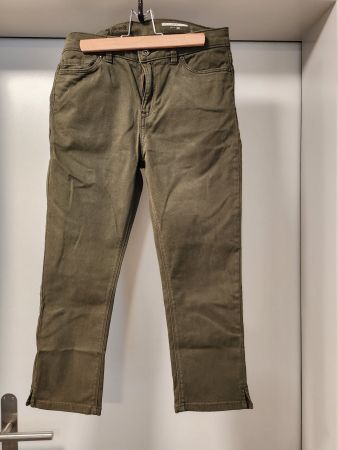 Damen Capri-Jeans Gr. 36, oliv