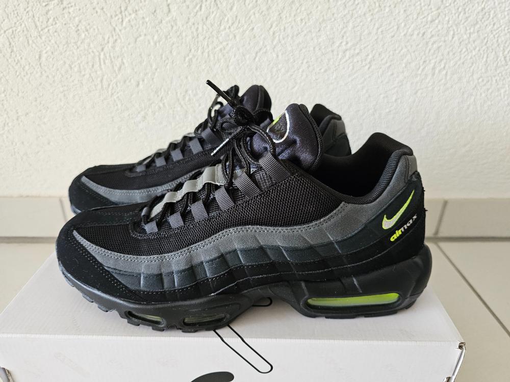 Nike Air Max 95 Retro Logo Black Grey Volt | Kaufen auf Ricardo