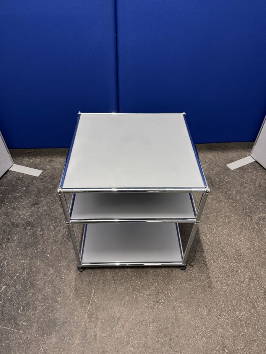 Tables: USM Haller Beistelltisch – D'occasion à Bern par samryan 1