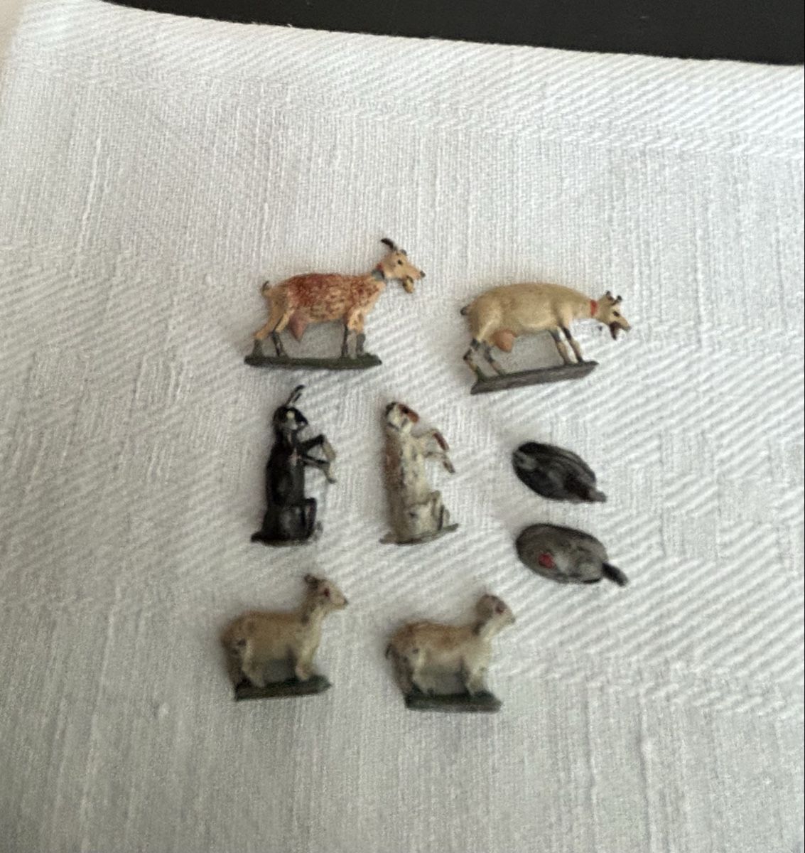 Giocattoli: 8 Antike Miniatur Tierli – Usato da Zumikon venduto da tuna007 1