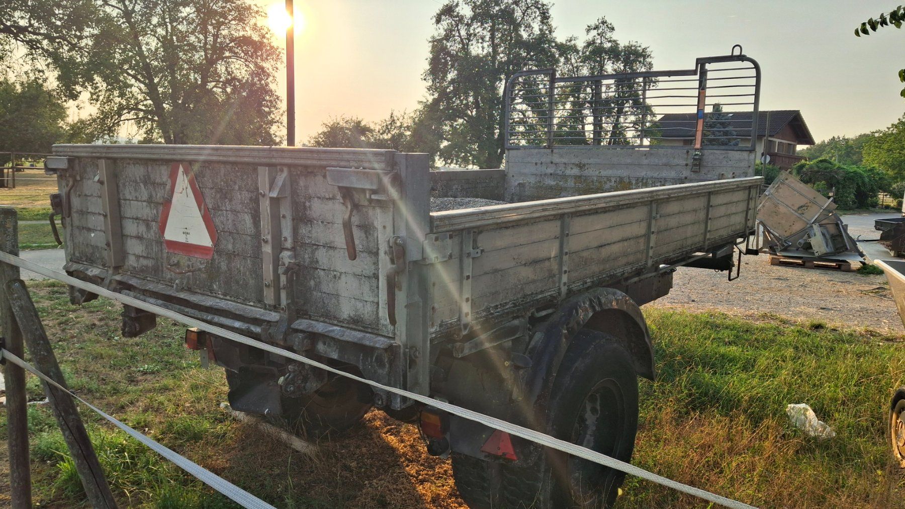 Autoribaltabili: 3 Seiten Kipper Anhänger Landwirtschaft – Usato da Weinfelden venduto da desty01 1