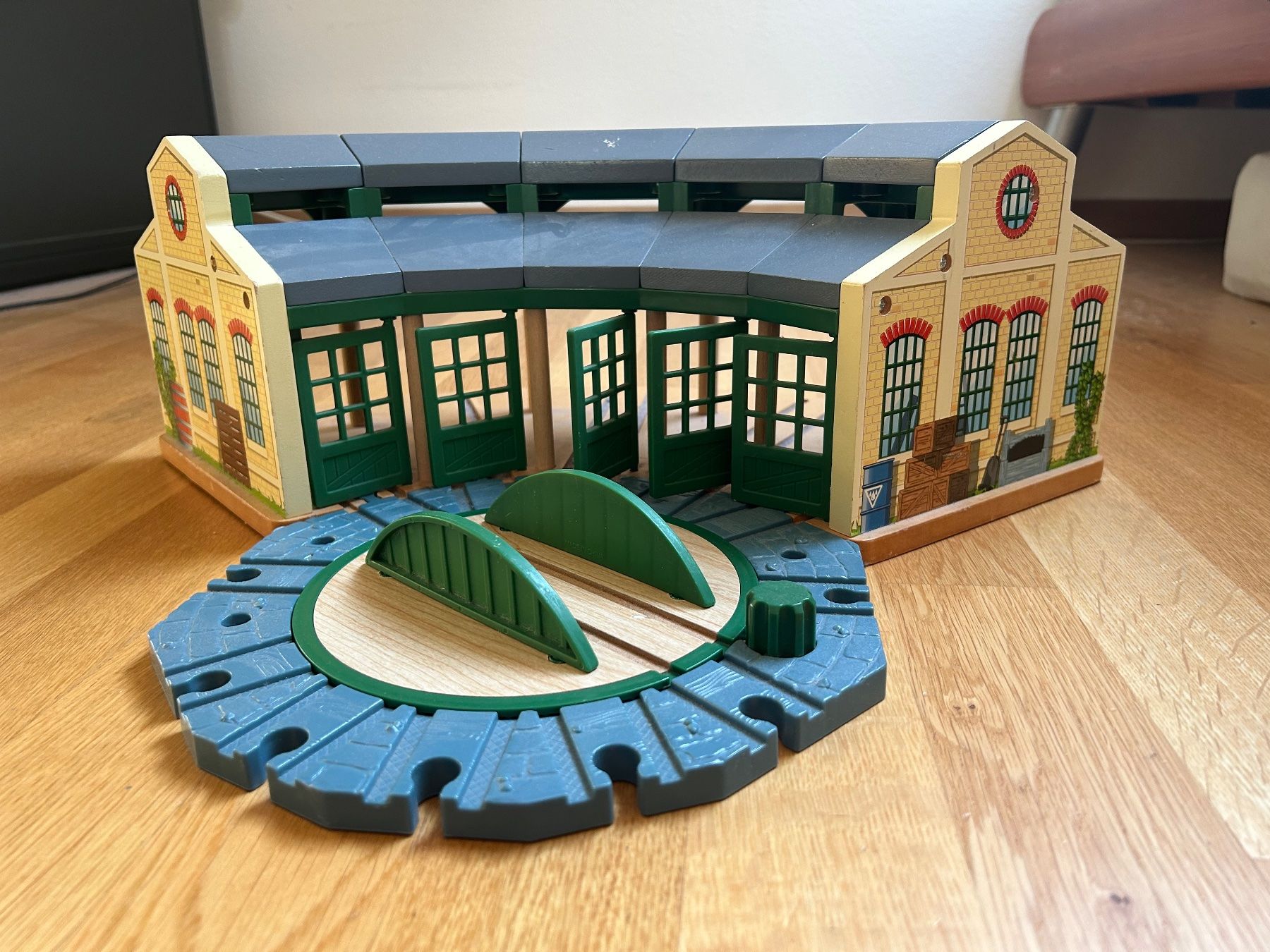 Brio Giocattoli: Brio Grosser Ringlokschuppen – Usato da Bern venduto da Shera10 3