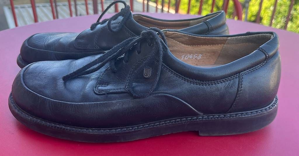 Chaussures hommes: Halbschuhe DANSKO Schwarz Gr. 42 – D'occasion à Urdorf par Resumasa 1