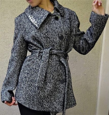 BLUMARINE molto carino cappotto corto taglia 48 IT NUOVO!