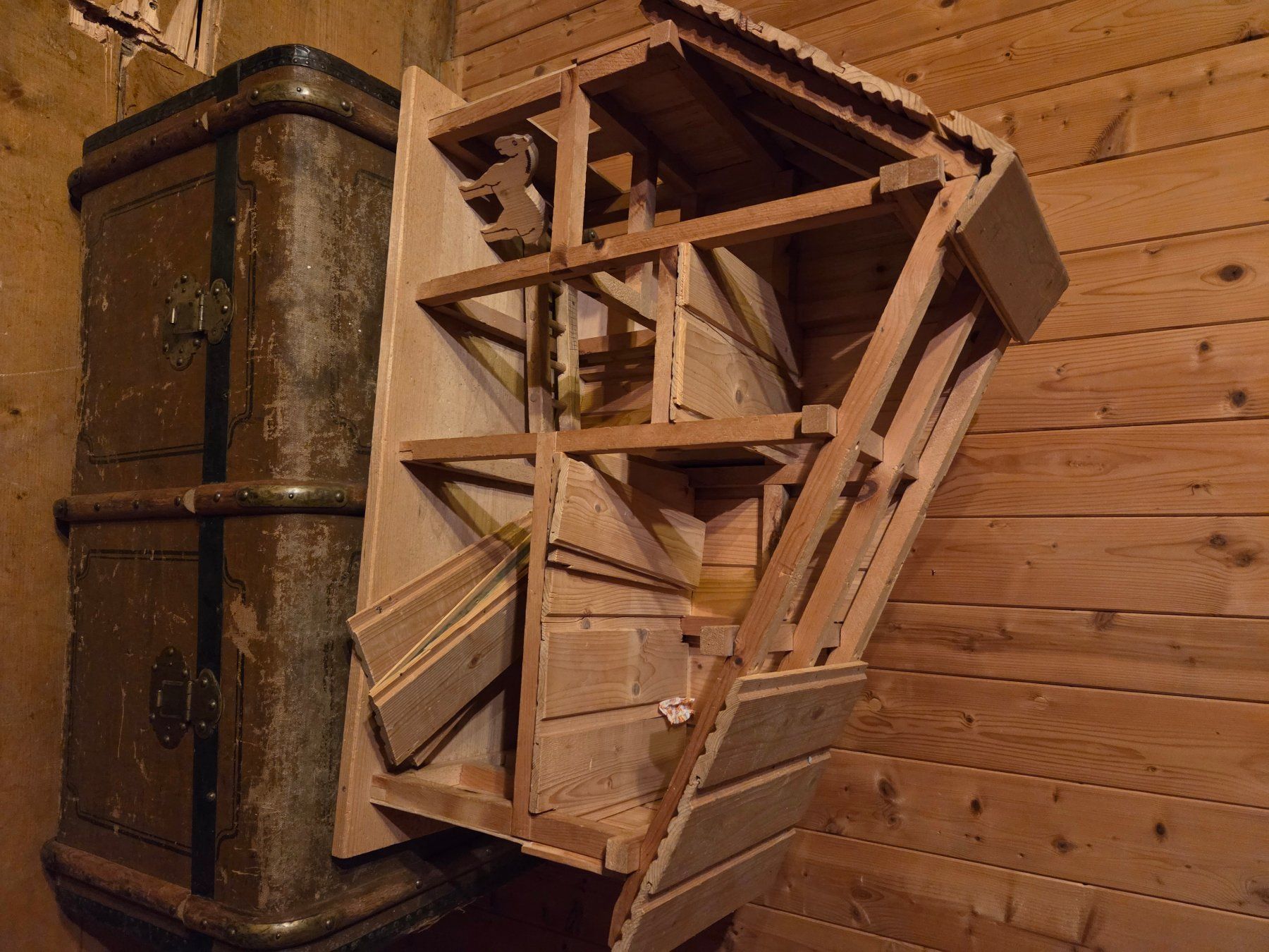 Case e mobili per bambole: Puppenhaus und Ställe – Usato da Churwalden venduto da Sath 1