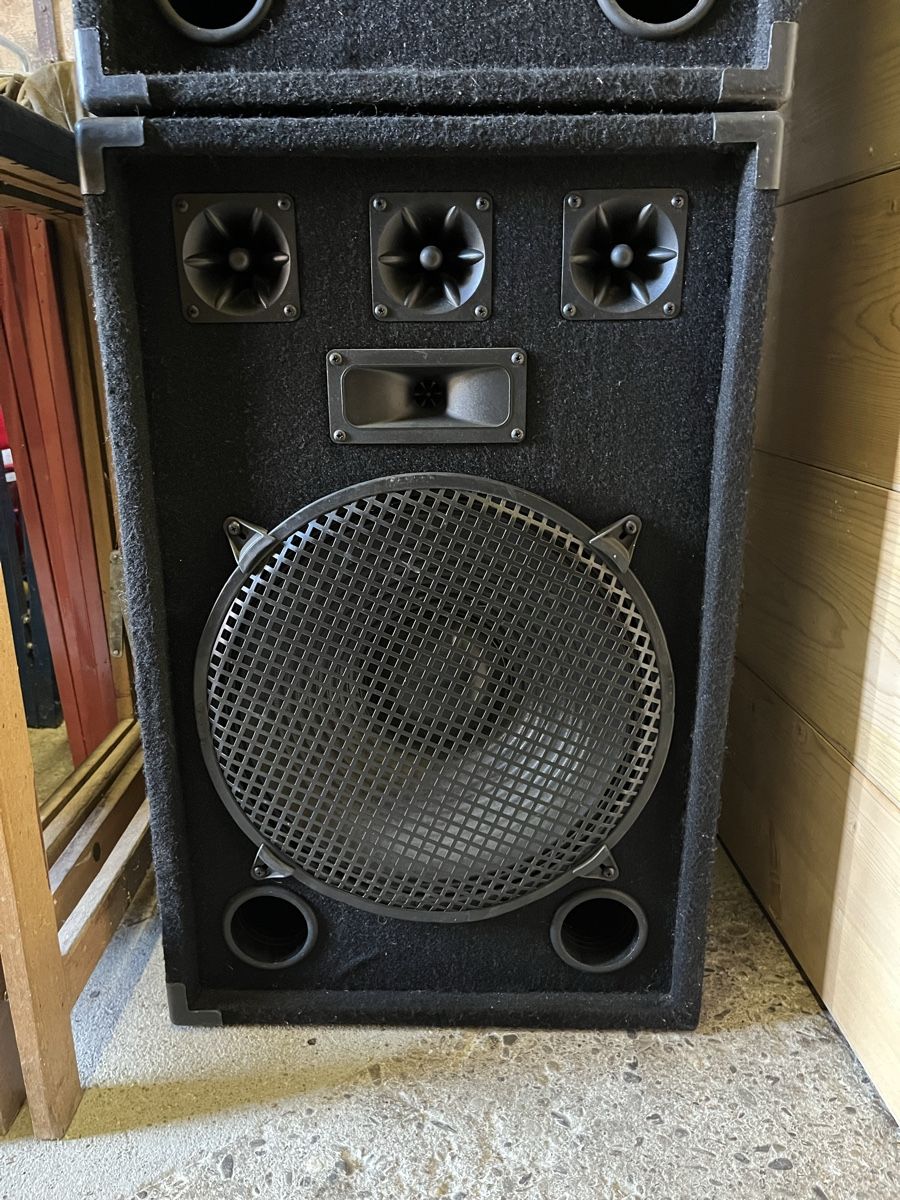 Lautsprecher: Speakers – Gebraucht aus Posieux von coutset