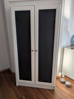 Hoher Stauraumschrank mit Schiefertafeln – Vitrine