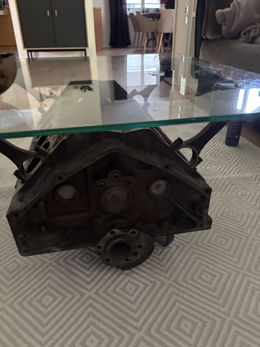 Tables: V8 Motorblock Tisch – D'occasion à Illnau par Zelgliservice 3