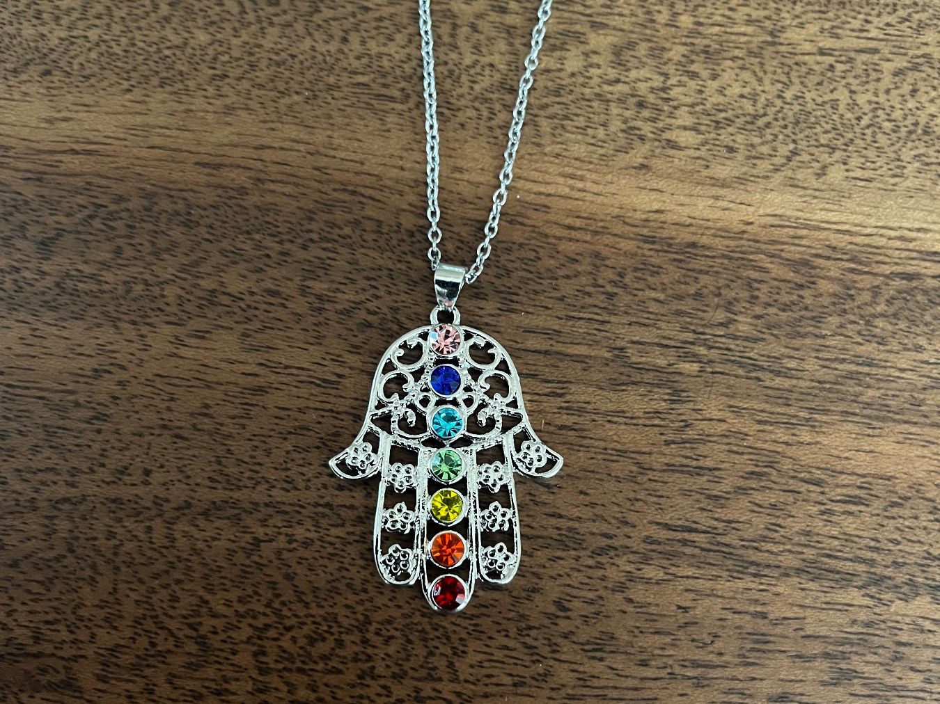 Ciondoli: Hamsa Kette mit Chakra Steinen – Nuovo e nell'imballaggio originale da Gams venduto da Mariawicca 2