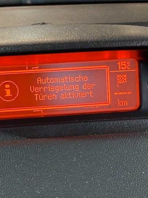 Peugeot Automobili: Peugeot 307 2.0i Cabrio – Usato da Frauenkappelen venduto da Autohaus-Bern 6