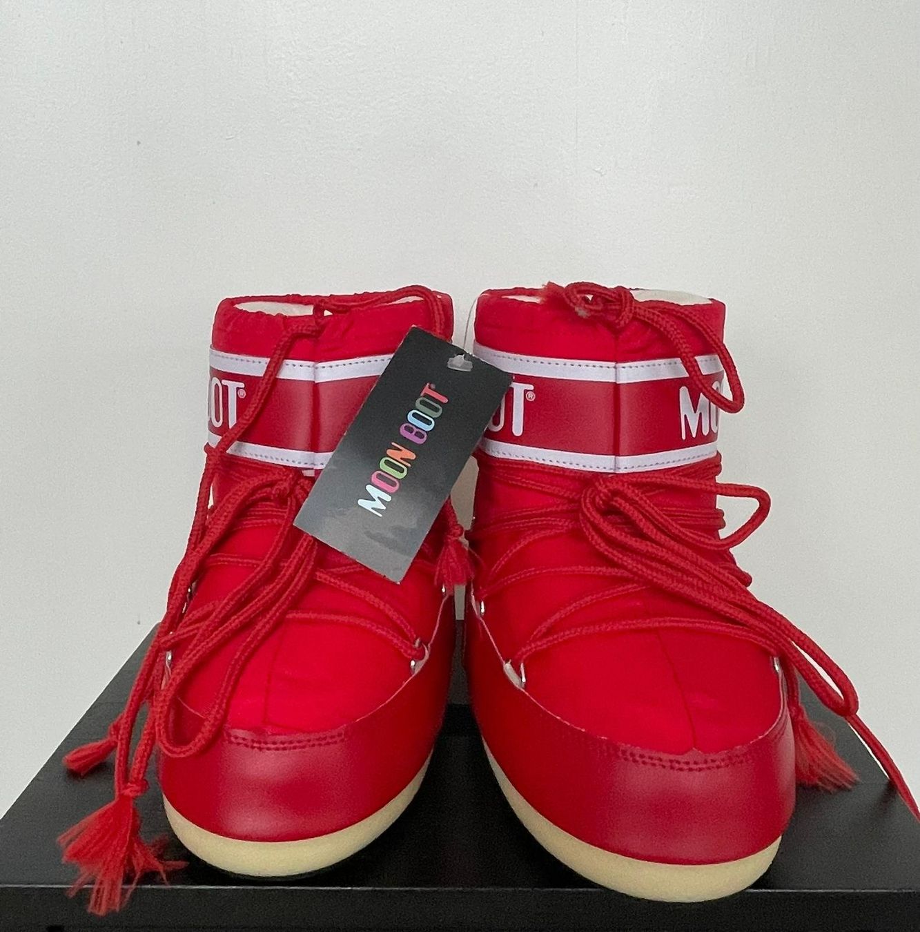 Moon Boot Scarpe da uomo: Original Moon Boot low rot Grösse 33/35 – Nuovo (secondo la descrizione) da Zürich venduto da Nikado