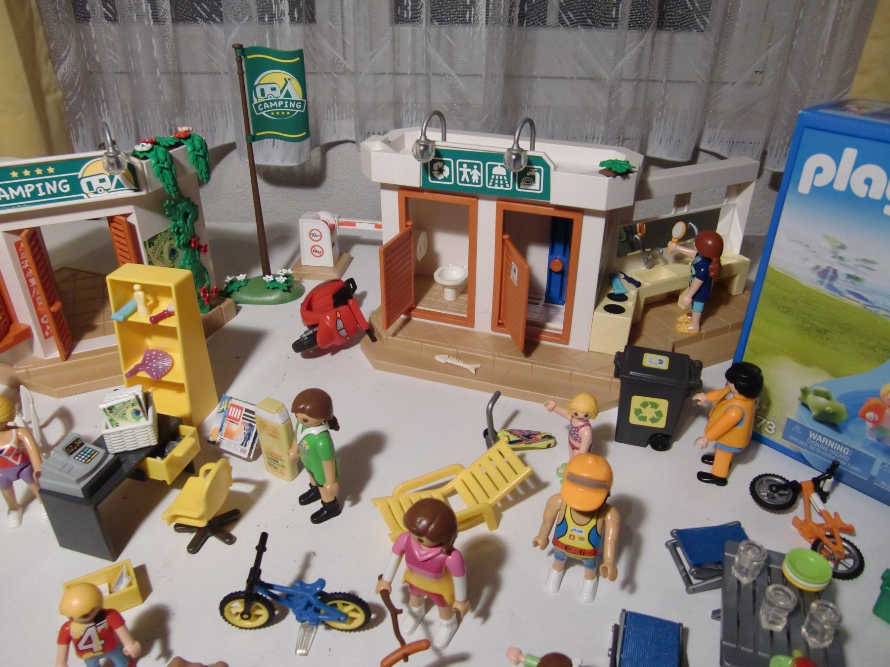 Playmobil Giocattoli: Playmobil Riesiger Campingplatz mit NEUEM Pool – Usato da Arbon venduto da 200sterne 5