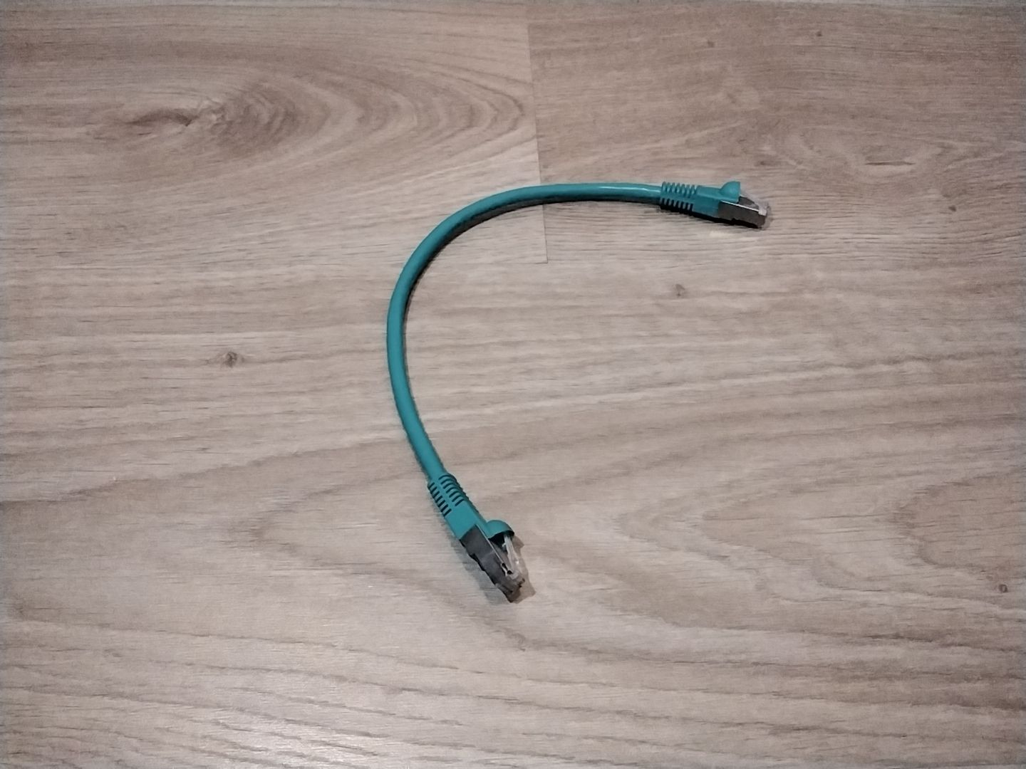 Cavi: Câble réseau RJ45 vert – Nuovo (secondo la descrizione) da Vers-chez-Perrin venduto da nicobello