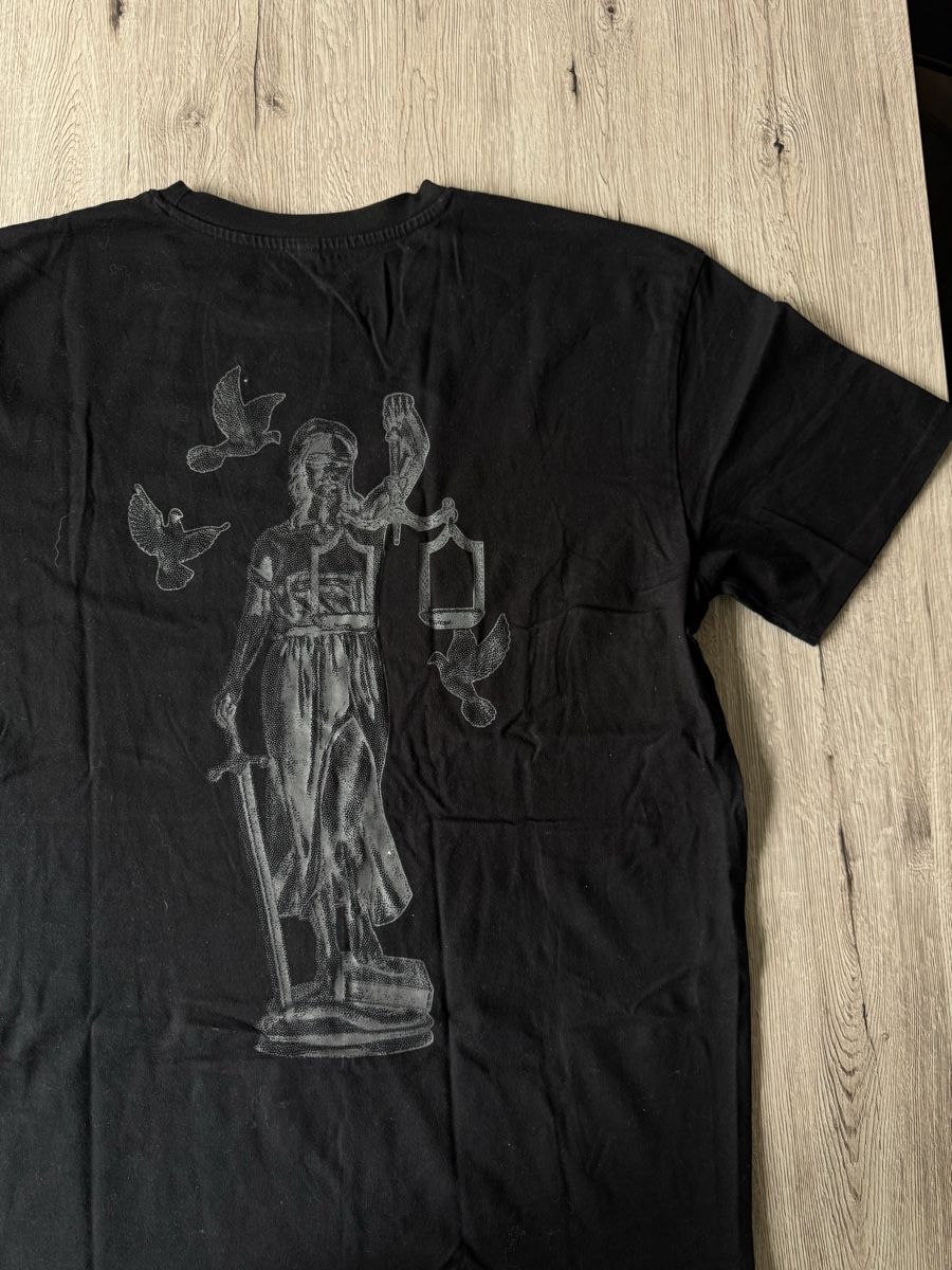 T-shirt: T-Shirt black – Usato da Villmergen venduto da van_xv9t 2