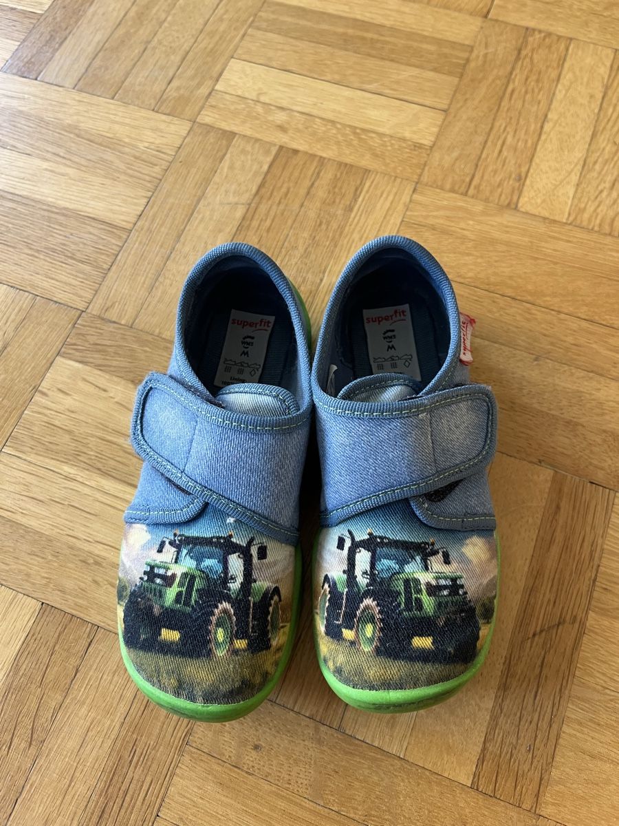 Superfit Scarpe per ragazzi: Superfit Kinderhausschuhe Grösse 25 – Usato da St. Gallen venduto da mllealessandra