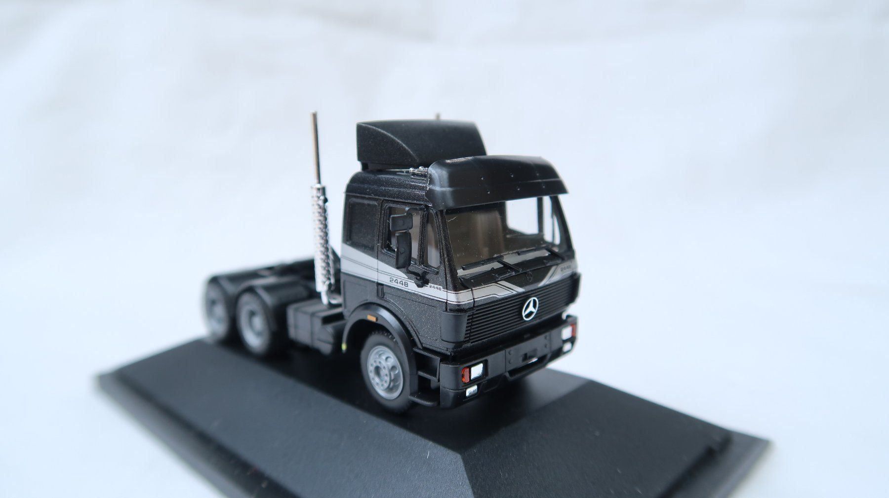 Mercedes-Benz Modellini d'auto: Herpa "Private Collection" MB SK 2448 – Usato da Muttenz venduto da Laeckerlihamschter 4