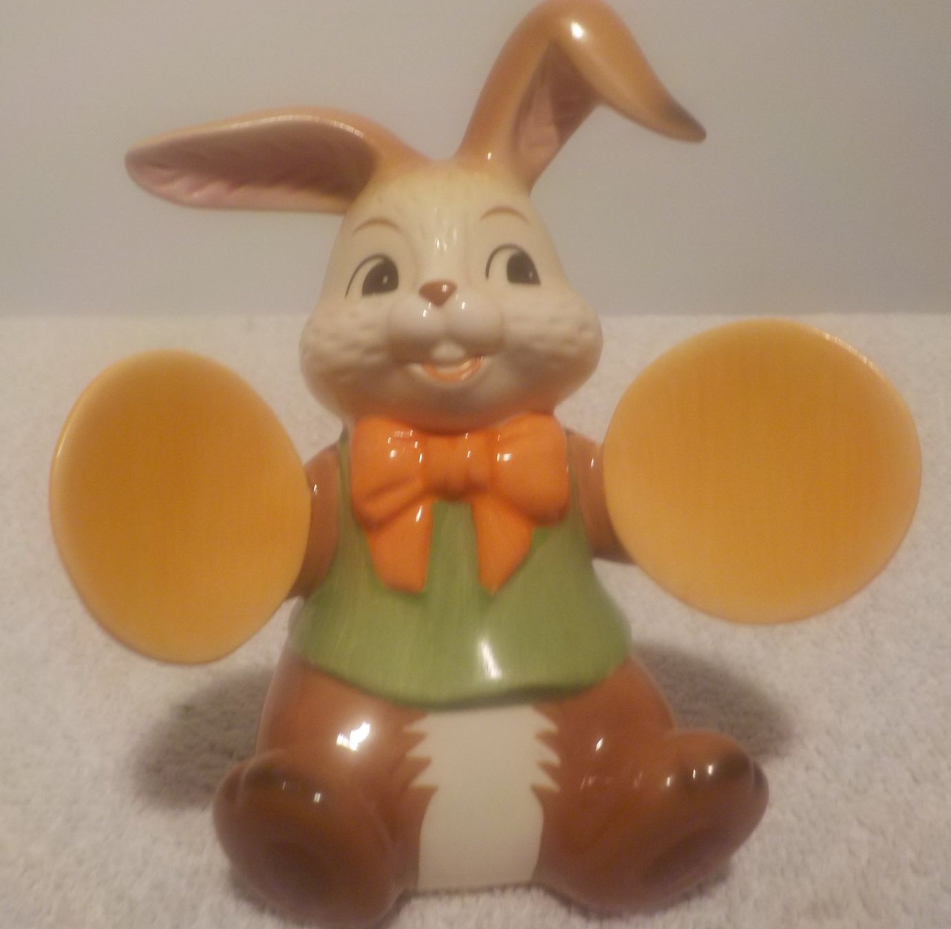 Statuette: Goebel Hase mit Cimbalo – Nuovo e nell'imballaggio originale da Bülach venduto da Freieck