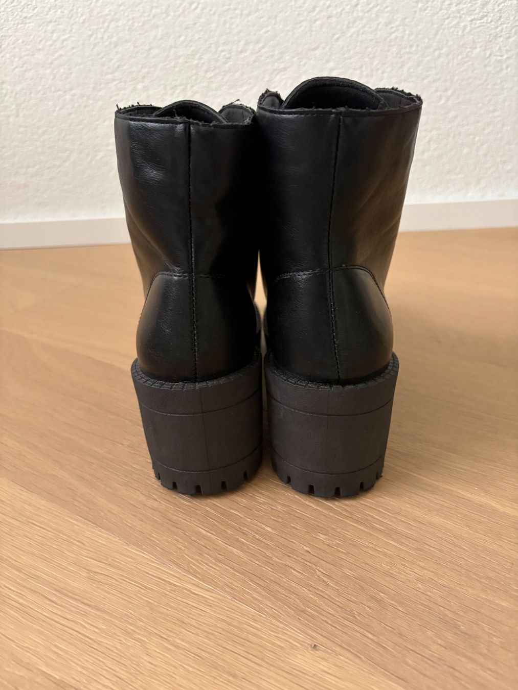 Scarpe da donna: Damen Ankle Boots Schwarz Gr. 40 - Neu – Nuovo (secondo la descrizione) da Steffisburg venduto da Octabrain 4