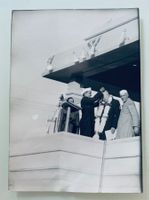 Interessantes Foto 1959 Eisenhower erhält Girlande