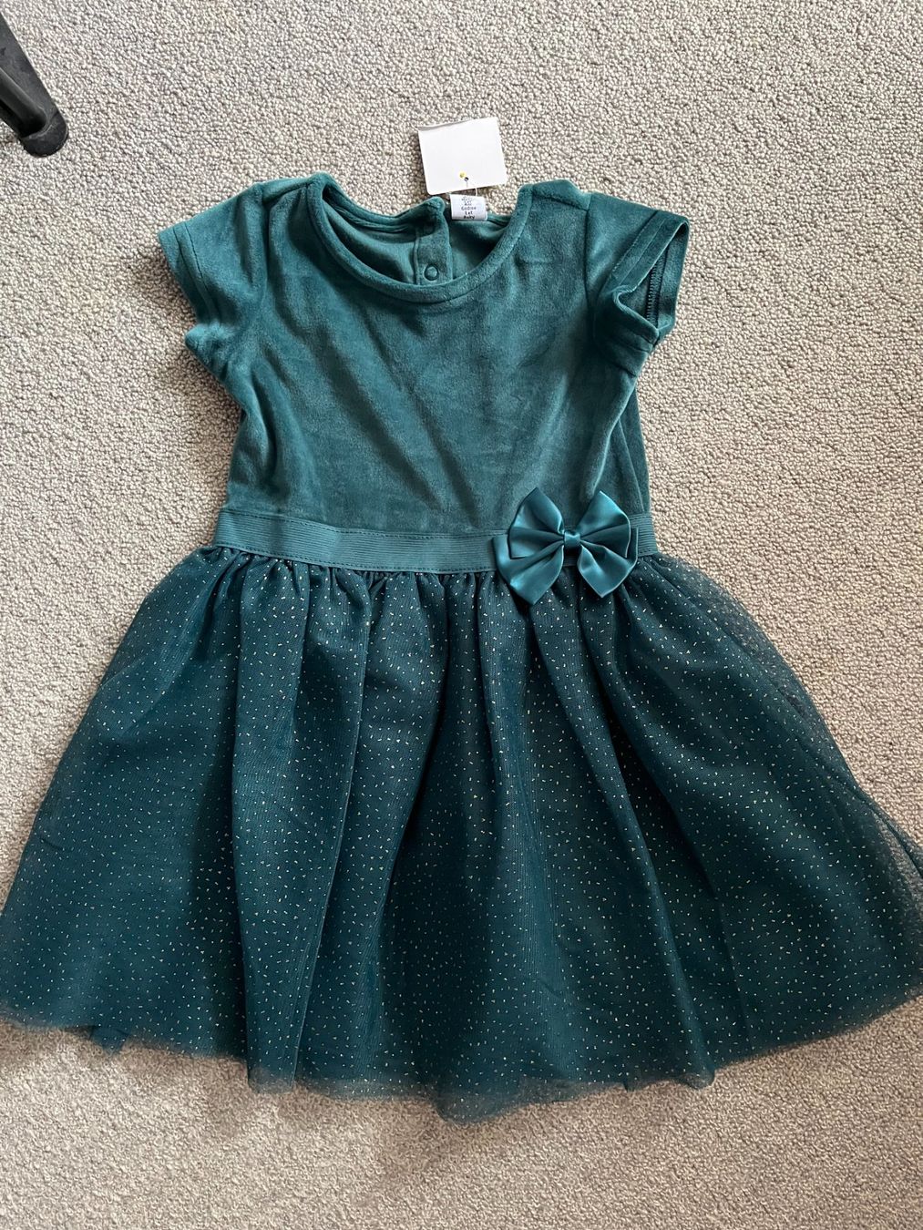 Vestiti & Gonne: Samtkleid Gr 92. Fabrikneu. – Nuovo e nell'imballaggio originale da Rekingen AG venduto da nederland1