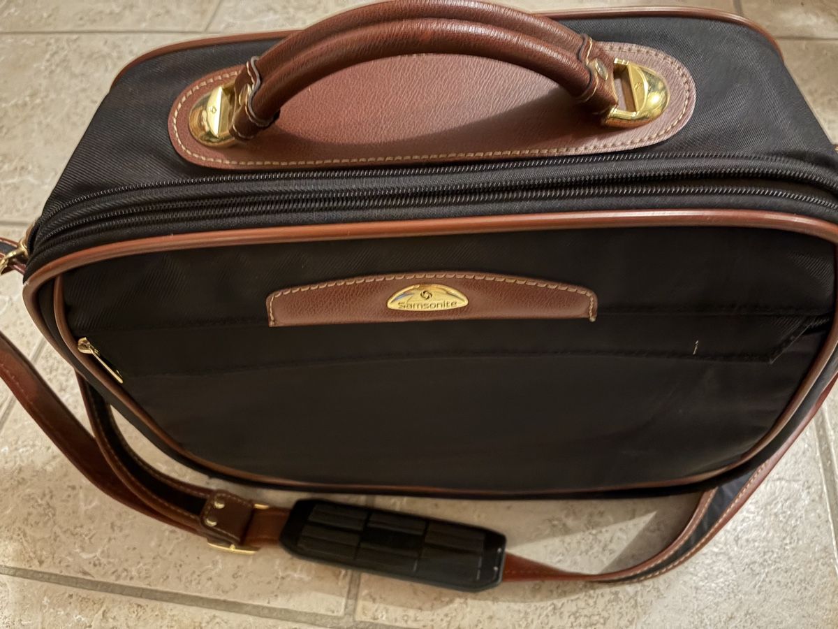 Sonstige Kleidung & Accessoires: Taschen  – Gebraucht aus Leuggern von urs_c5xj 1