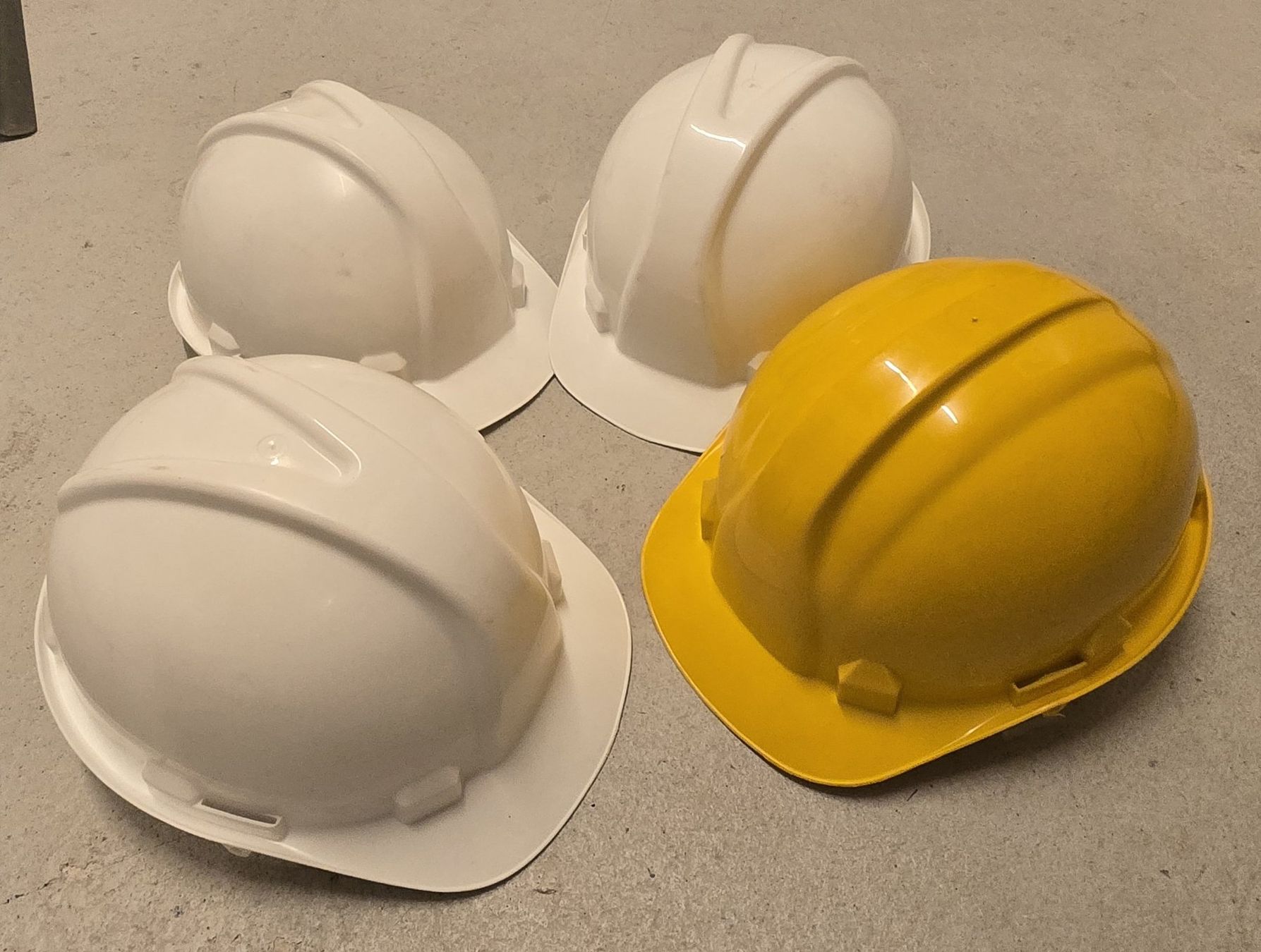 Kostüme: Helme – Gebraucht aus Baar von Golleria