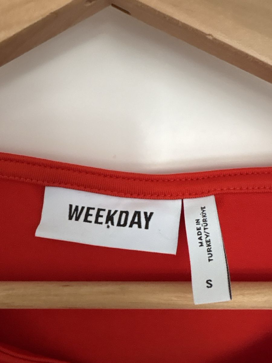 Weekday T-shirt: Longsleeve Gr. S – Usato da Zürich venduto da nin_n7p7 1