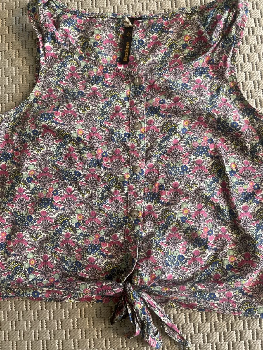 Top: Kurzes top mit knoten, Bizzbee, XS – Usato da Solothurn venduto da Bobesch08 1