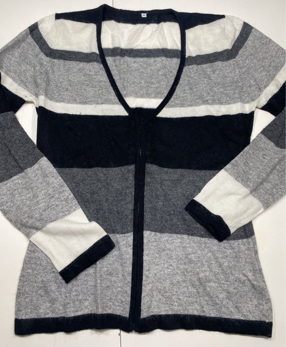 Maglioni & Felpe: Pullover aus 40% Kaschmir 30% Baumwolle 20% Vıscose 10% Ango – Usato da Opfikon venduto da Luis144 2