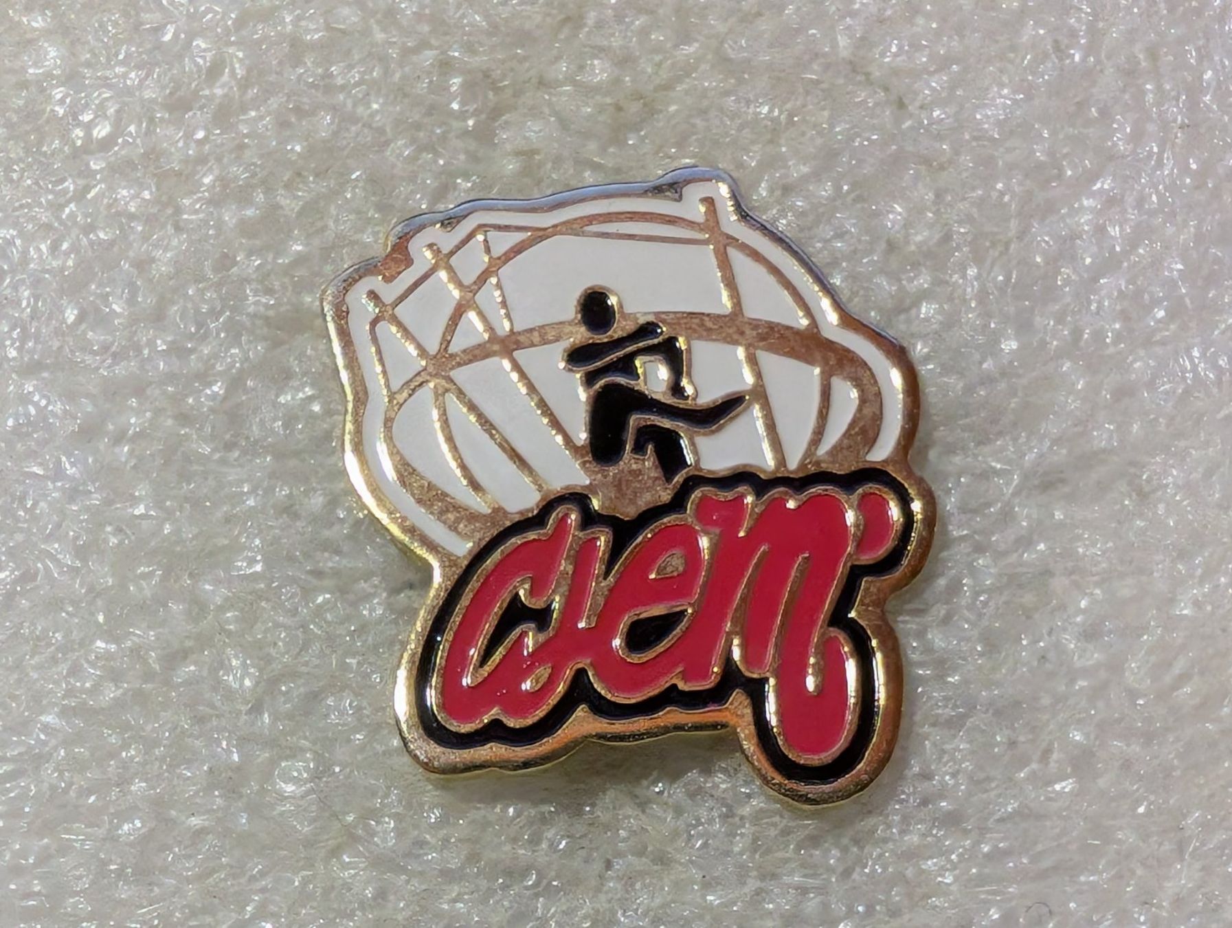 Placchette & Badge: Ansteckpin 2: Clem – Usato da Oppligen venduto da Pin-Fall-Shop