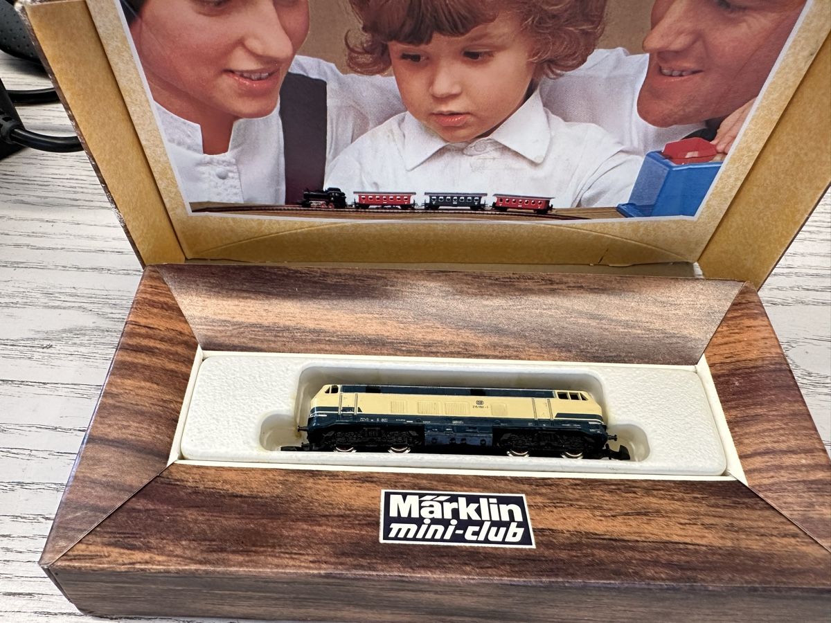 Märklin Modellini di ferrovie: Märklin 8874 DB BR 216 – Usato da Lupsingen venduto da New-Haven 2