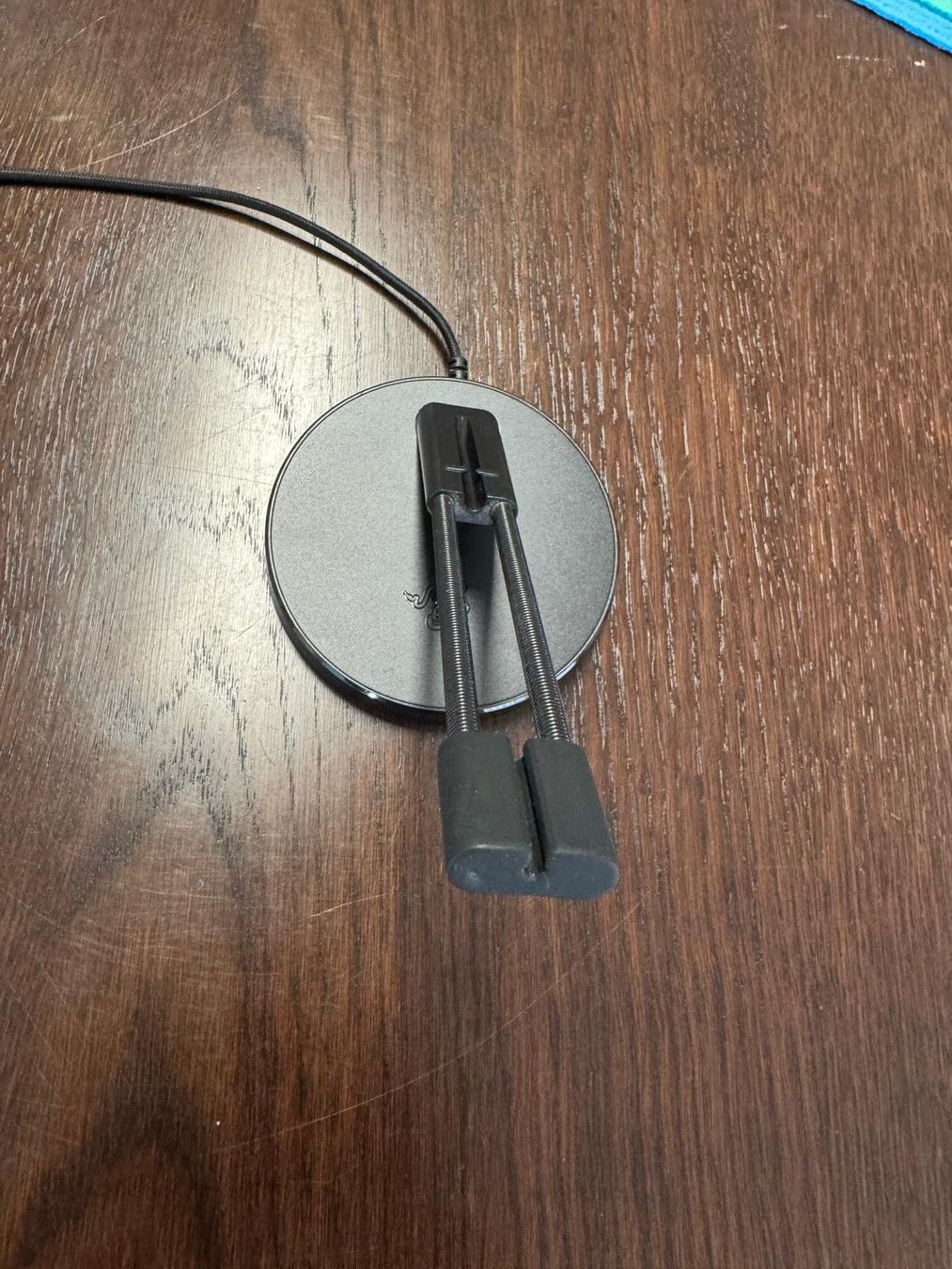 Razer Supporti a parete: Razer Mouse Bungee V3 Chroma – Nuovo (secondo la descrizione) da Zürich venduto da Secure 2