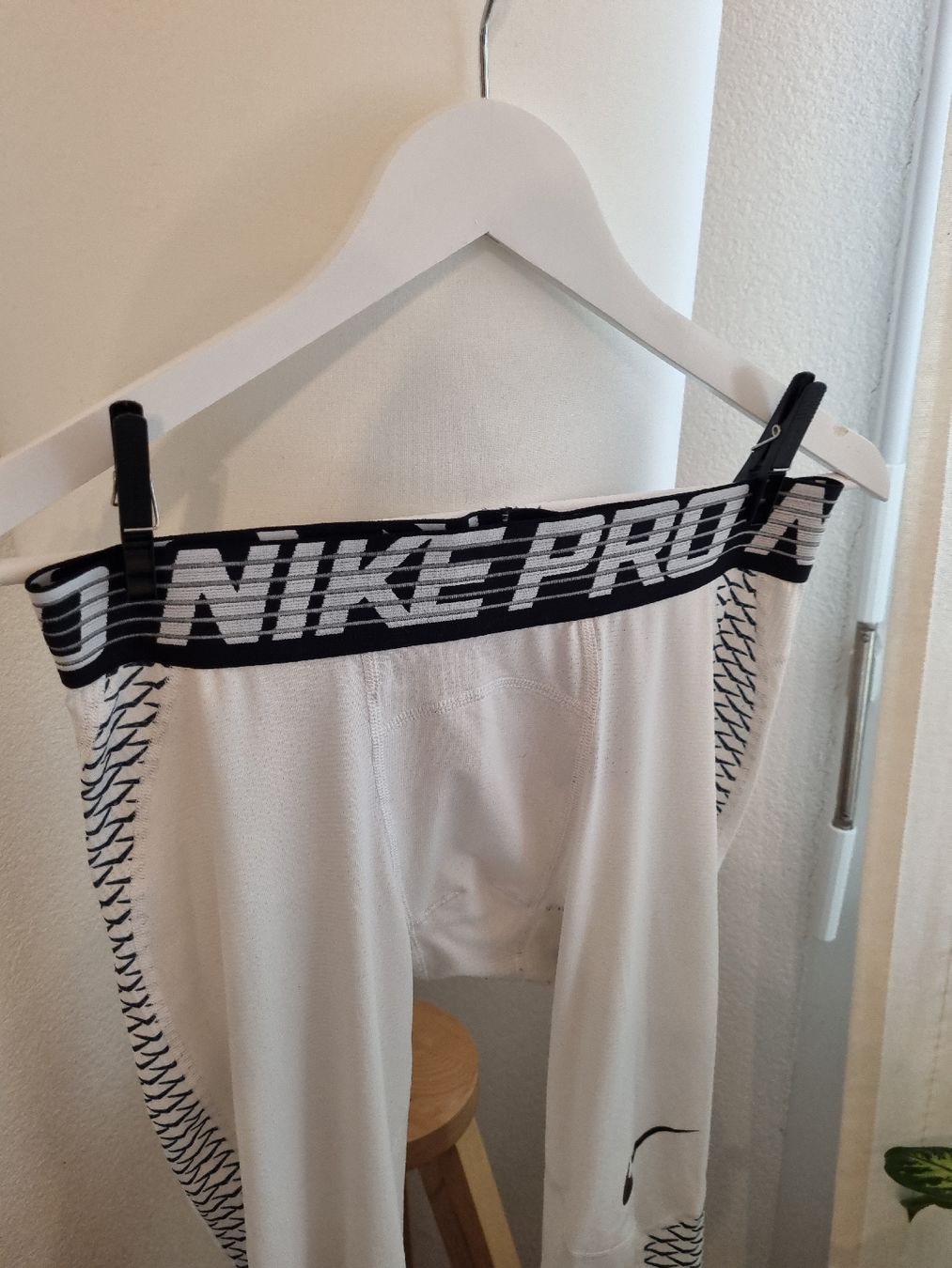 Nike Pantalons: Nike Pro Hypercool Compression Tights, Size M – Neuf (Voir description) à Aigle par Smagbrelle18 2