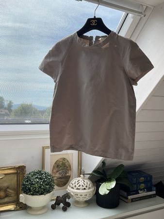 S. MaxMara Bluse – minimalistischer Chic in edlem Taupe